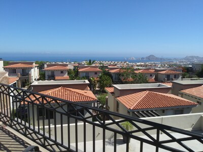 VISTA AL MAR SIN FIN EN UNA VILLA DE LUJO