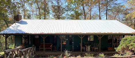 Find tranquility on the 20 acres just outside of Desoto State Park. 