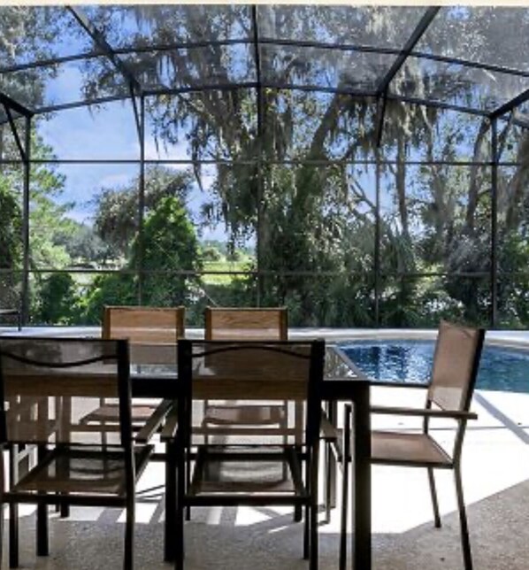 Outdoor dining