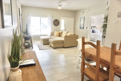 • The Coastal Haven • Walk To Beach! • REMODELED •