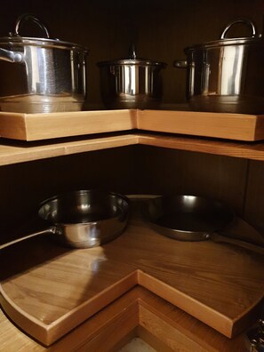 Cook up a storm with this 8-piece stainless steel pot set.