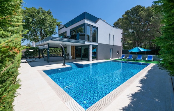 pool