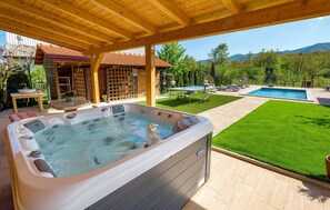 hot-tub