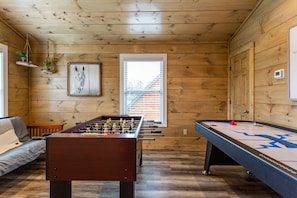 Spielezimmer