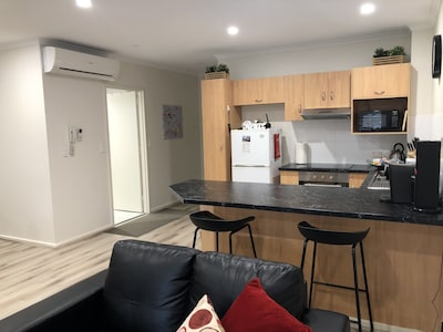 Spacious, 2BR modern apartment on Melbourne St-  Perfect location Free WIFI, 