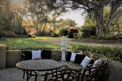 Yatahlia Manor Luxury B & B central between Adelaide, Barossa, Hills & Beach