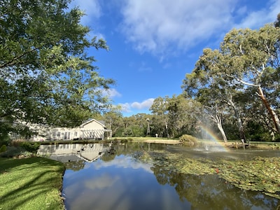 Yatahlia Manor Luxury B & B central between Adelaide, Barossa, Hills & Beach