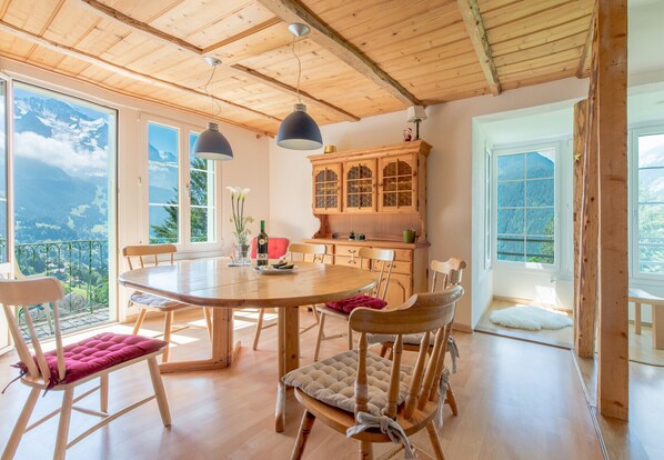 Wengen Apartment - Chalet Hunnenfluh - Alpine Holiday Services