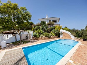 Beautiful Carvoeiro Villa | 3 Bedrooms | Villa Praia da Marinha | Close to Marinha Beach & Private Pool | Algarve