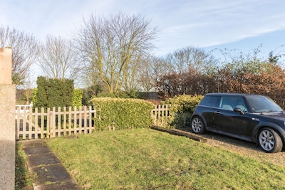 Abacus Cottage  ❤ dog friendly 2 bed cottage  ❤ a rural walk or a trip to York! 