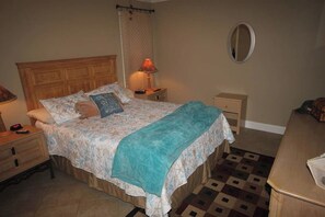 Master bedroom (Queen)