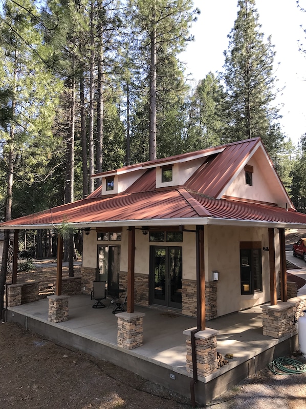 Cozy two room cottage in the woods