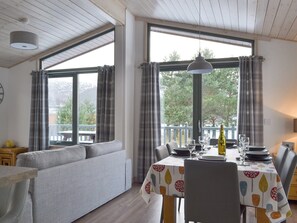 Spacious dining area | Cruachan - Invernahavon, Glentruim, near Newtonmore