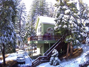 Anderson's Alpine Retreat is tucked away amongst tall cedar and sugar pines.