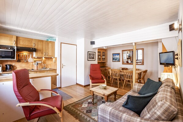 Living and dining room
