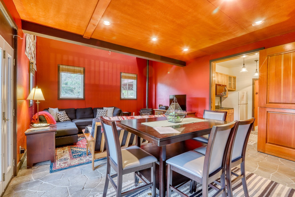 Upgraded two-story loft with mountain views and gas fireplace