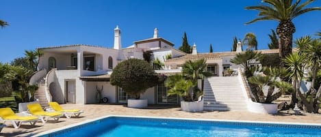 Beautiful Loule Villa | Villa Quinta Tropical | Private Pool | Air conditioning | WIFI