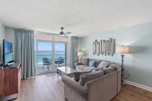 oceanfront living room 