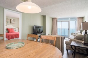 Beautifully Furnished Living Room 
