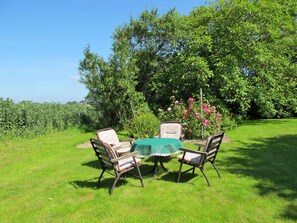 Propriété, Paysage Naturel, Herbe, Jardin, Cour, Pelouse, Immobilier, Arbre, Chalet, Arrière-Cour