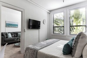 Fresh linens, pillows, king bed, Flat Screen TV