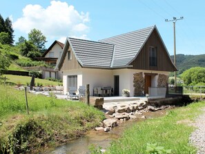 Plante, Ciel, Nuage, Bâtiment, Fenêtre, Arbre, Maison, Paysage Naturel, Lot Terre, Chalet