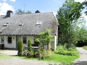 Plante, Ciel, Bâtiment, Fenêtre, Nuage, Maison, Arbre, Végétation, Lot Terre, Chalet