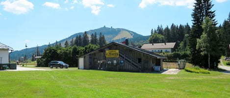 Proprietà, Lotto, Montagna, Geografia Montane, Paesaggio Naturale, Catena Montuosa, Ambiente Naturale, Erba, Cielo, Immobiliare