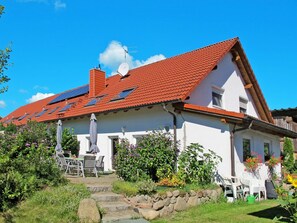 Pflanze, Himmel, Gebäude, Wolke, Eigentum, Fenster, Tür, Baum, Grundstueck, Haus