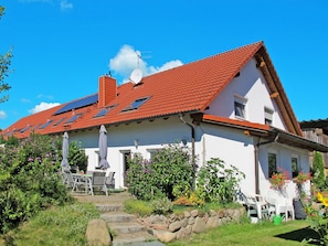 Pflanze, Himmel, Gebäude, Wolke, Eigentum, Fenster, Tür, Baum, Grundstueck, Haus