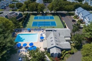 Community Pool & Tennis