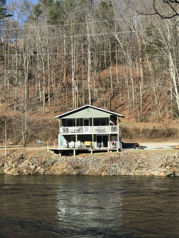 Tuckasegee river steps away from cabin