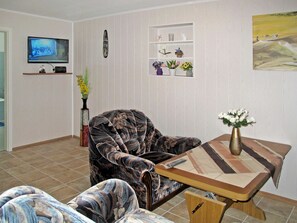 Zimmer, Eigentum, Wohnzimmer, Möbel, Interior Design, Fussboden, Tabelle, Haus, Grundeigentum, Gebäude