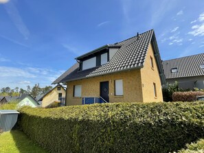 Sky, Plant, Building, Cloud, Property, Window, House, Land Lot, Vegetation, Hedge