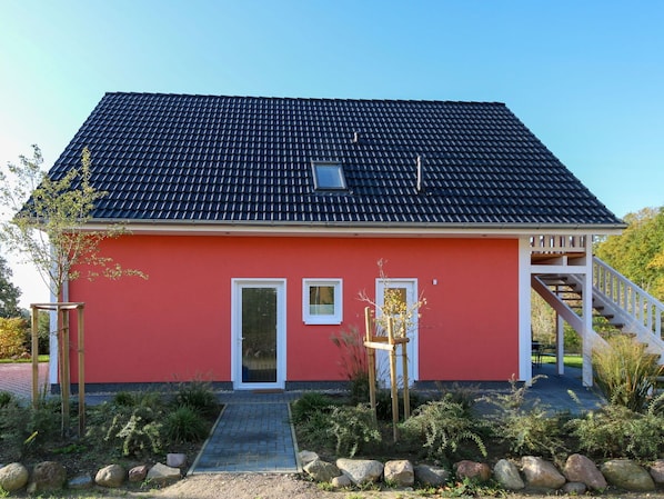 Himmel, Eigentum, Pflanze, Baum, Gebäude, Grundstueck, Steigung, Schatten, Asphalt, Holz