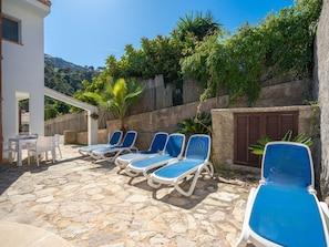 Ciel, Meubles, Jour, Plante, Bleu, Chaise, Bleu Azur, Mobilier De Jardin, Bâtiment, Ombre