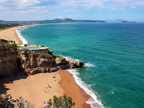 L'Eau, Ciel, Nuage, Ressources En Eau, Bleu, Bleu Azur, Plage, Paysage Naturel, Arbre, Cotiers Et Relief Océaniques