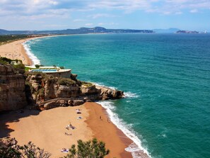 L'Eau, Ciel, Nuage, Ressources En Eau, Bleu, Bleu Azur, Plage, Paysage Naturel, Arbre, Cotiers Et Relief Océaniques