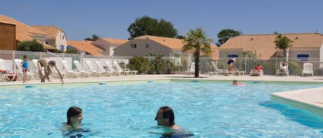 L'Eau, Ciel, Piscine, Loisir, Bâtiment, Des Loisirs, Ville Resort, Amusement, Composite, Mobilier De Jardin