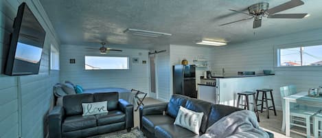 Surfside Beach Vacation Rental | Studio | 1BA | 480 Sq Ft | Stairs Required