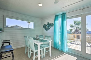 Dining Space | Dishware/Flatware