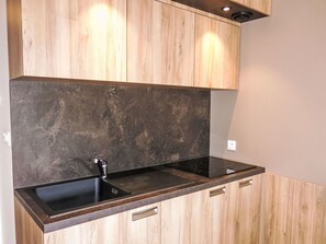 Braun, Countertop, Cabinetry, Eigentum, Sinken, Gebäude, Spüle, Holz, Küche, Herd