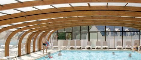 Water, Property, Swimming Pool, Leisure, Composite Material, Recreation, Shade, Building, Fun, Beam