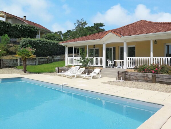 Property, Swimming Pool, House, Building, Home, Real Estate, Villa, Estate, Leisure, Residential Area