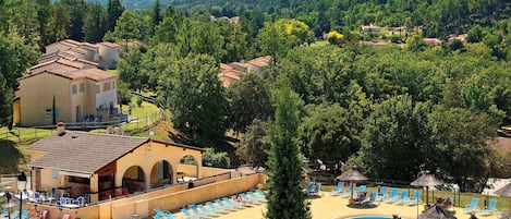 Piscine, Loisir, Ville, Recours, Vacances, Arbre, Parc Aquatique, Tourisme, Été, Station De Montagne