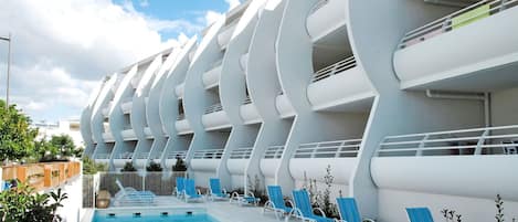 Swimming Pool, Leisure Centre, Architecture, Water, Building, Sky, Leisure, Resort, Hotel, Facade