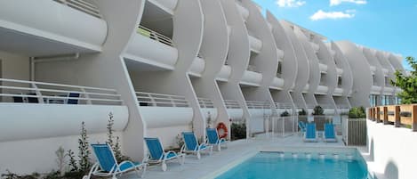 Piscine, Centre De Loisirs, Propriété, Bâtiment, Architecture, Recours, Loisir, Immobilier, Hôtel, Ciel