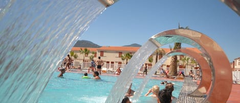 Water, Sky, Swimming Pool, Azure, Building, Leisure, Fun, Summer, Recreation