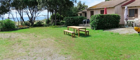 Propiedad, Bienes Raíces, El Terreno Del Lote, Yarda, Hierba, Casa, Patio Interior, Césped, Casa, Cabaña