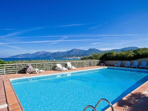 Ciel, L'Eau, Propriété, Piscine, Bleu, Rectangle, Arbre, Mobilier De Jardin, Plan D'Eau, Nuage